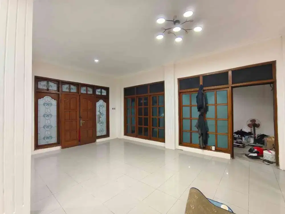 Rumah Real Estate Waru Indah