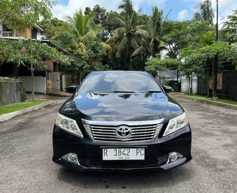 Toyota Camry 2.5 V 2012 / Nopol R
