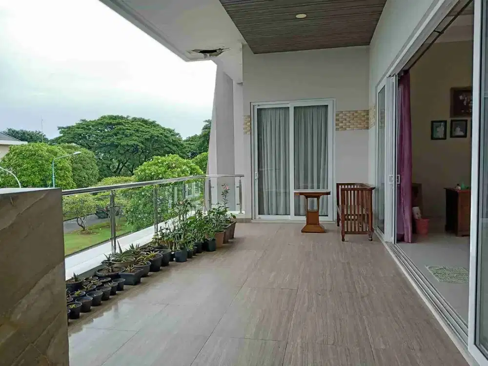 Dijual Cepat Murah Rumah Mewah Tingkat 2 Lantai Siap Pakai di Perumahan Graha Padma, Semarang