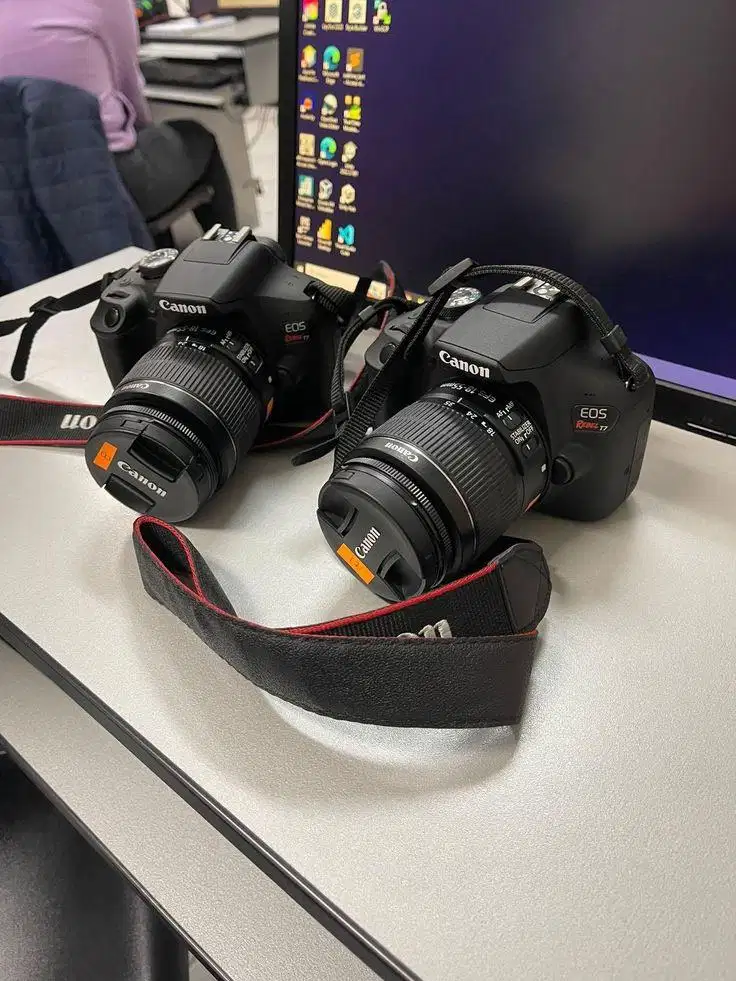 Kamera canon ( di cari untuk di beli