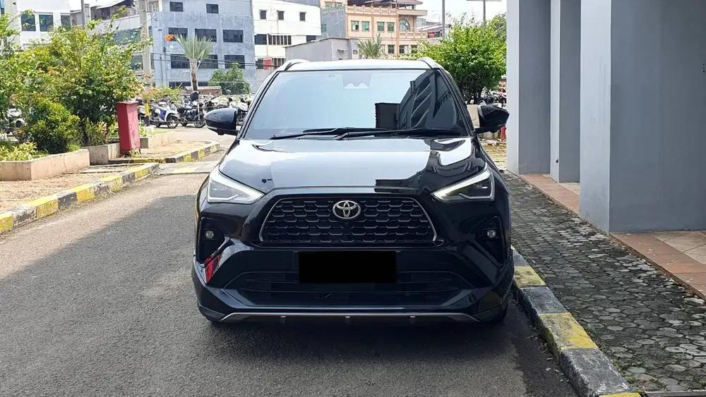 Toyota Yaris Cross HEV 1.5 GR Hybrid TSS Hitam 2024 NIK 2023 Like New