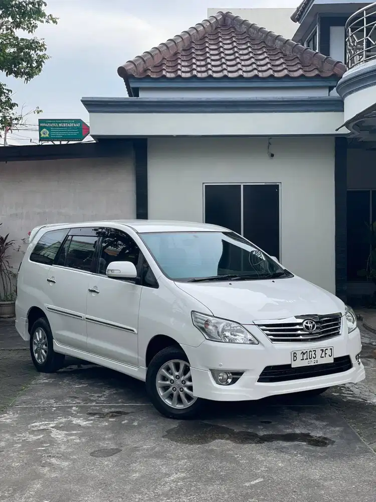 Toyota Kijang Innova V Luxury 2.0 Bensin