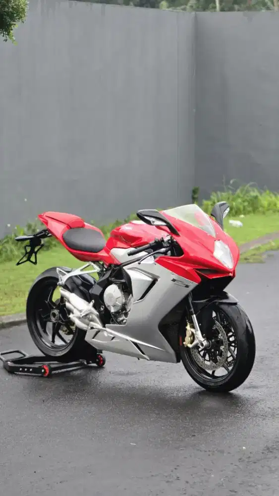 MV Agusta 675 F3 f4