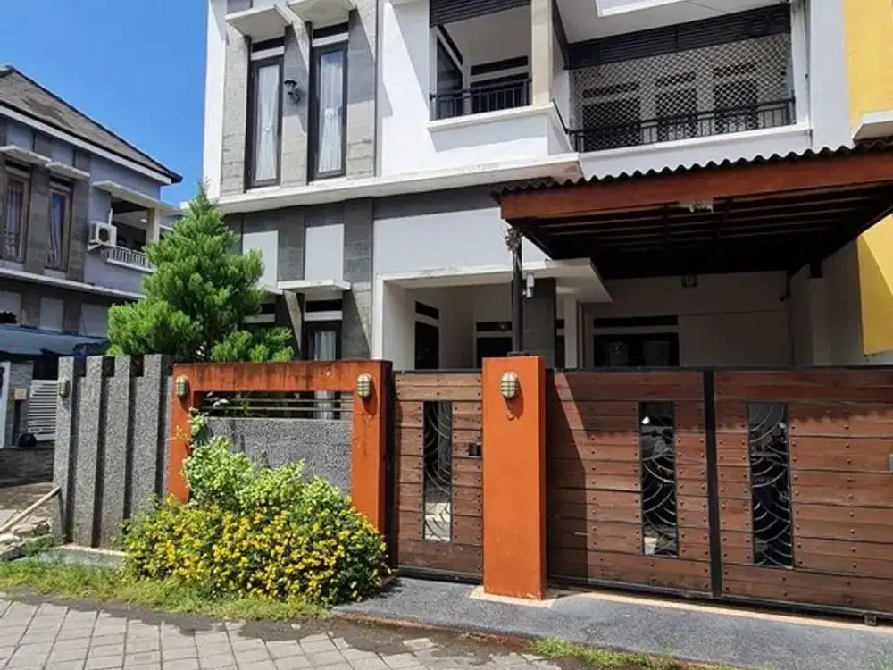 Rumah Mewah Modern Akses Jalan Bagus Dijual, di Denpasar Utara Area