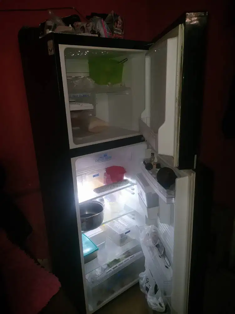 JUALKULKAS AQUA AQR-D275R(BK) / AQR-D275 INVERTER 2 PINTU KACA - HITAM