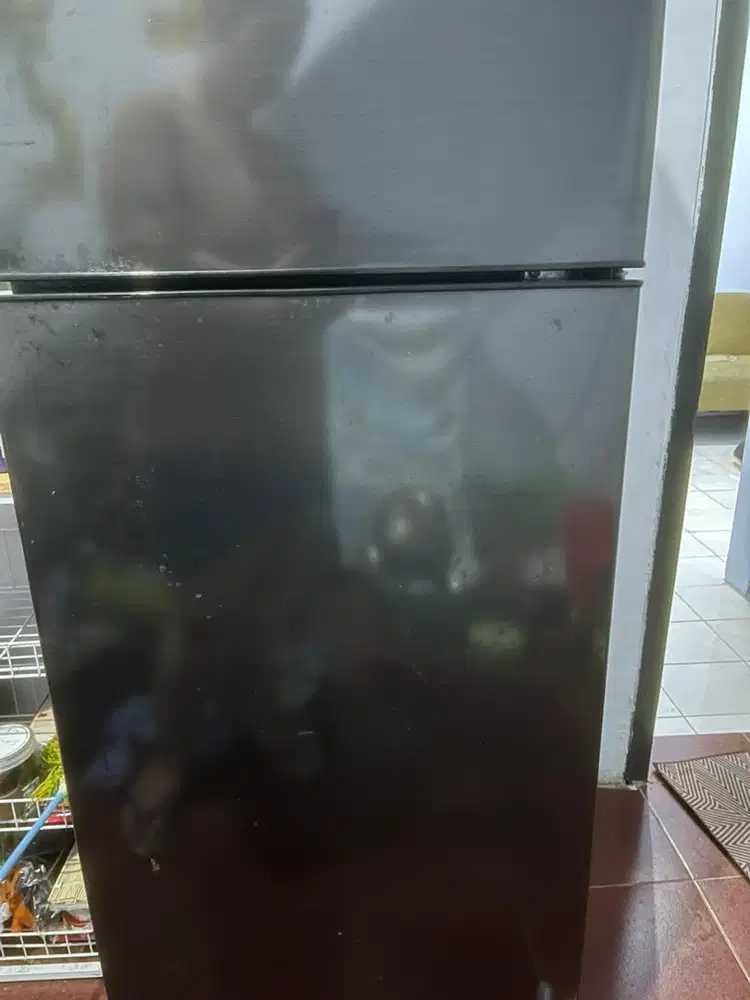 Kulkas aqua masih mulus poll