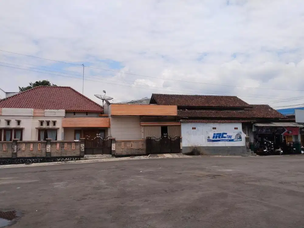Jual rumah & tempat usaha (bengkel)