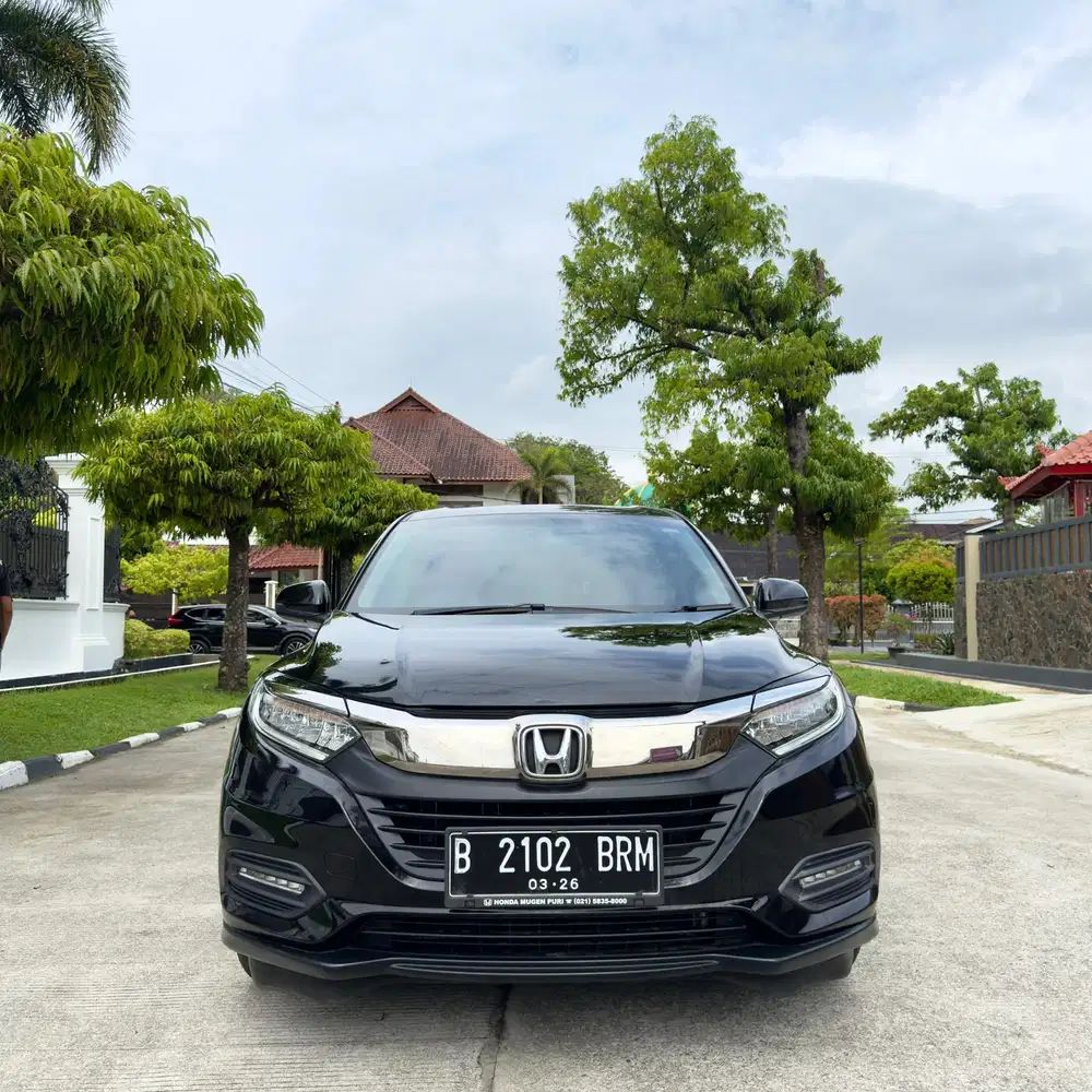 Honda hrv se matic 2021 (dp 30 jt)