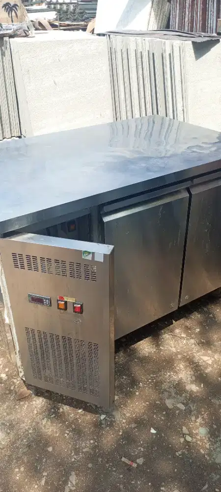 Chiller undercounter 2 unit ex Cafe resto.