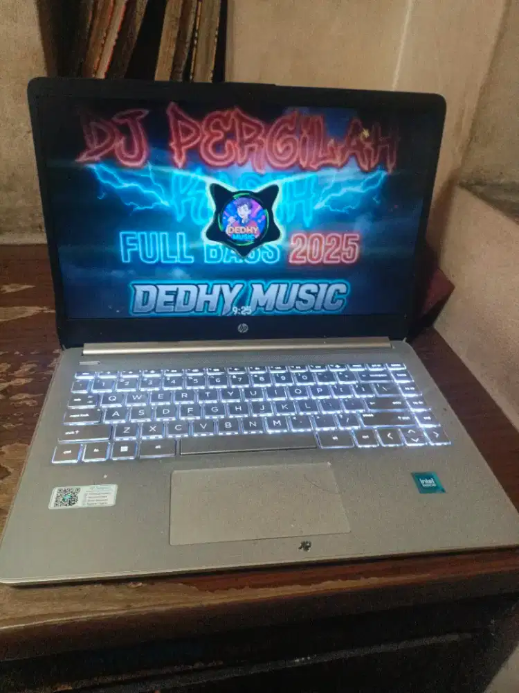 HP 14S 	Intel Celeron N4500/14 FHD/4GB/512GB