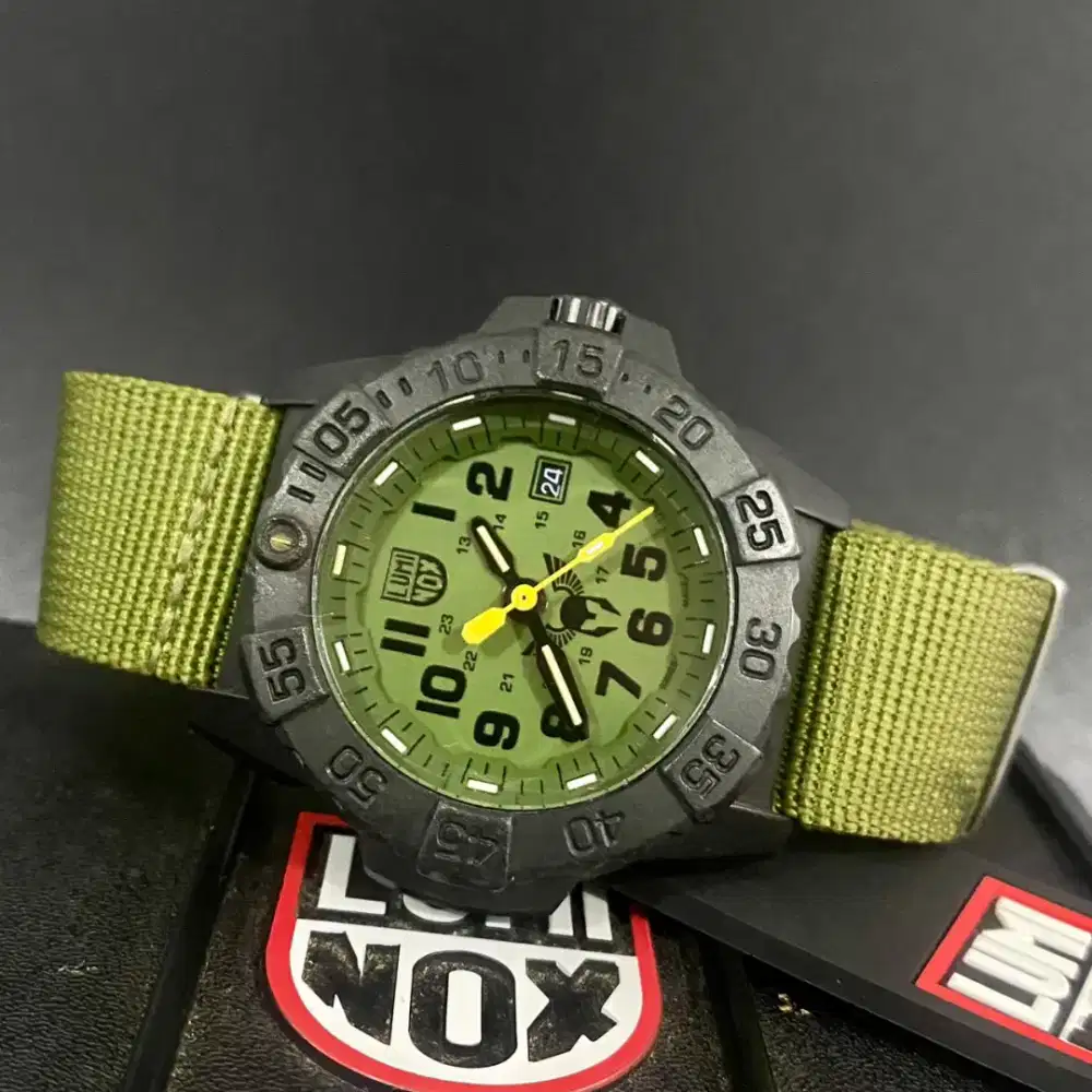 [For Sale] Luminox Navy Seal Colormark 3051.GO green dial 2018