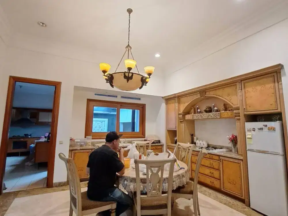 RUMAH HUNIAN MEGAH & EKSKLUSIF DI BATUNUNGGAL INDAH ESTATE - HADAP TIMUR