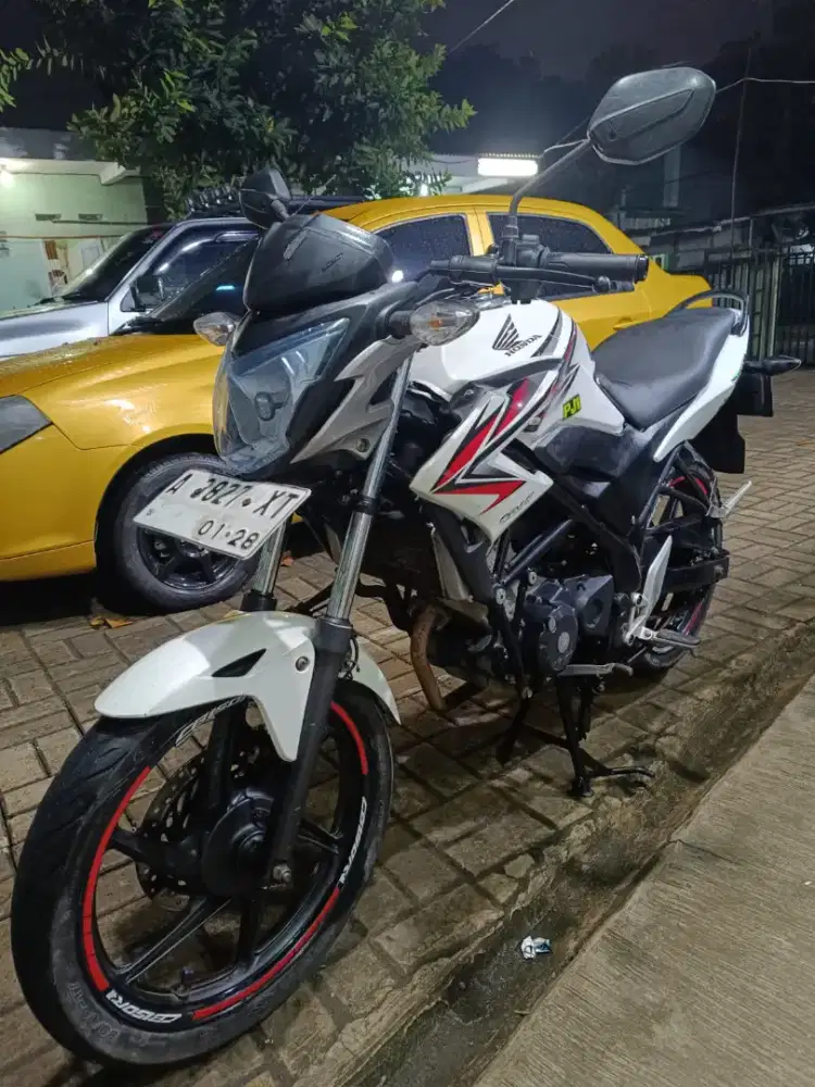 Cb150r 2013 putih