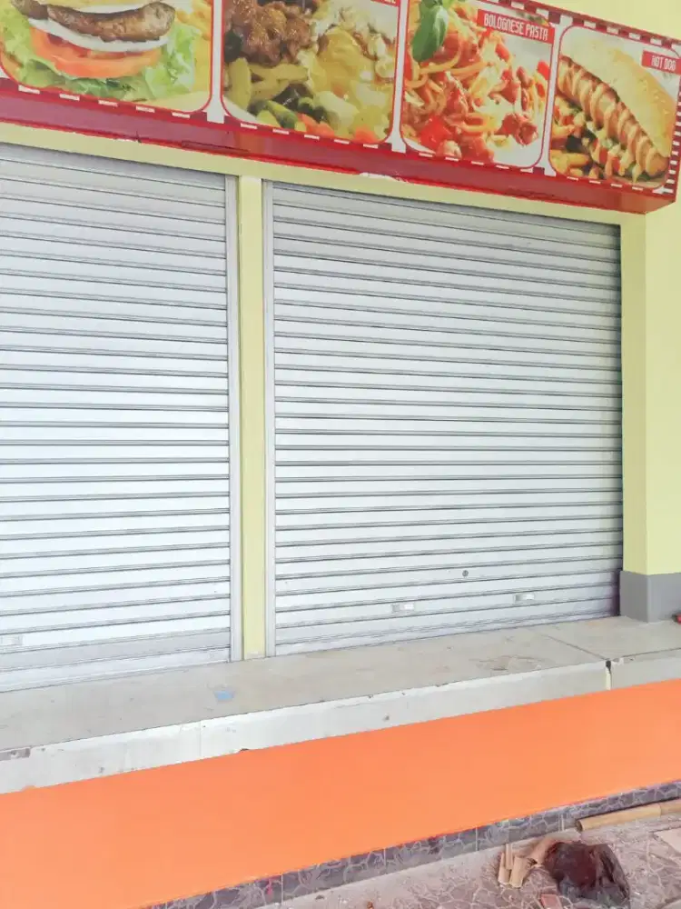 Rolling door, folding gate