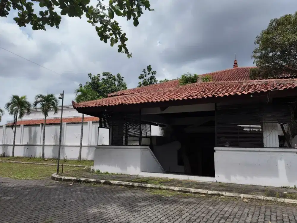 Ruang Bekas Hugo’s Cafe disewakan di pinggir Jalan Adisucipto Yogyakarta