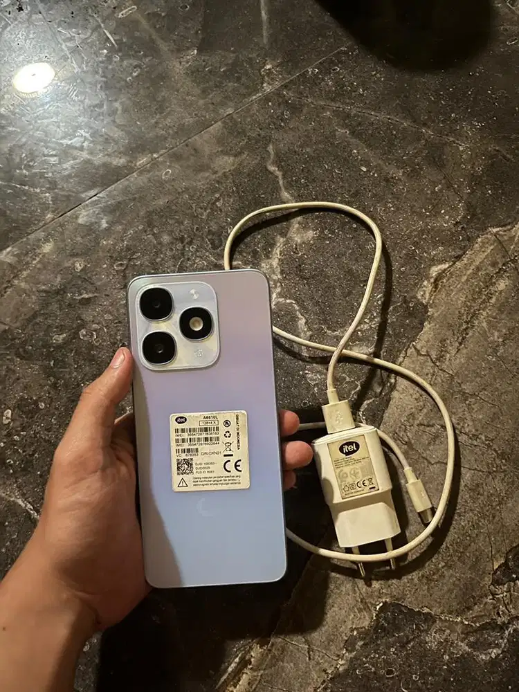 itel a90 ram 4+4 / 128 no minus kelengkapan hp + charger ori