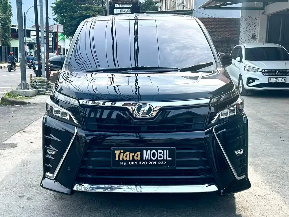 Toyota Voxy 2.0 Automatic Th 2019