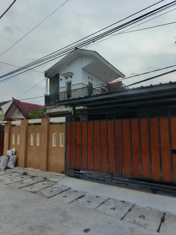 Rumah pinggir jalan besar, lokasi strategis