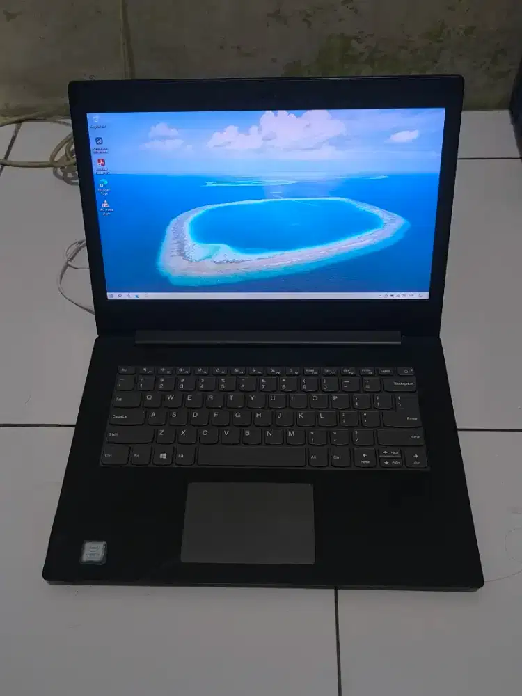 Lenovo core i5 gen 8 ram 8 SSD 128 Batre 2 jam