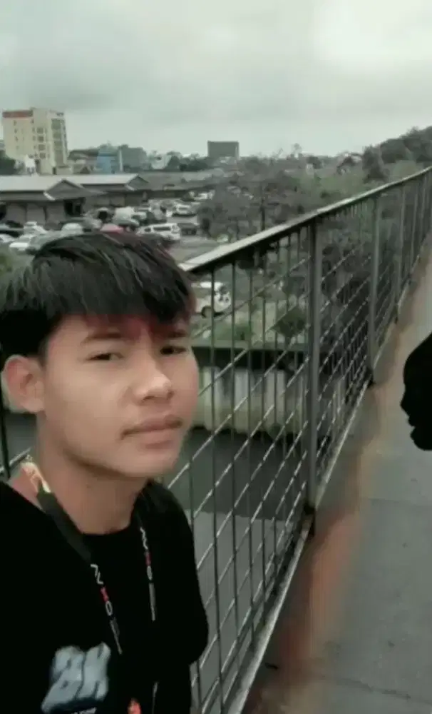 Kerja apa saja yg penting ada mes dan kalo bisa daerah pamulang