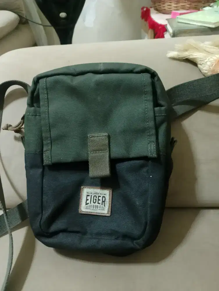 Tas Selempang Eiger Original Pouch Kecil + Bonus Topi Eiger (Minus)