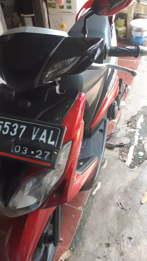 Yamaha Xeon 2012 merah maroon