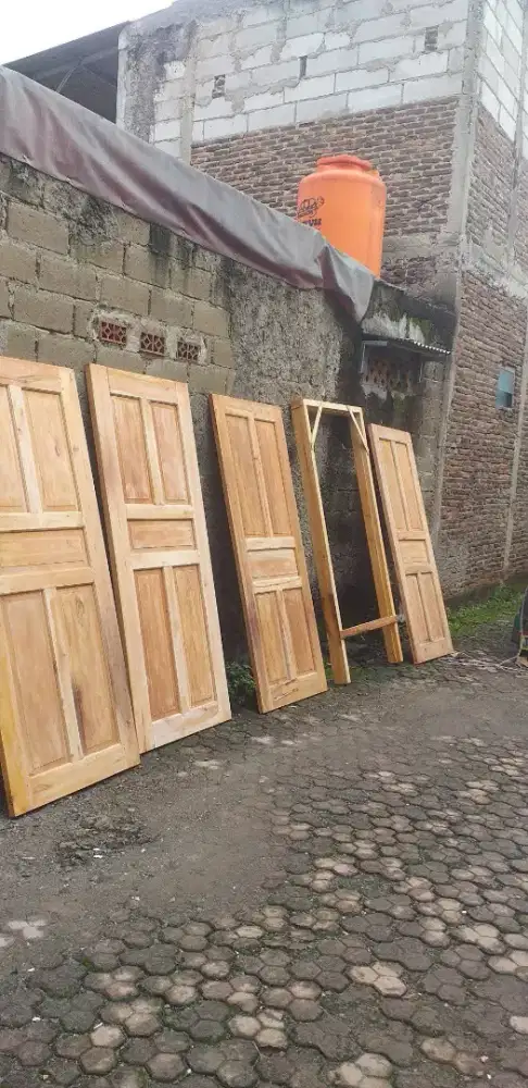 Kusen set pintu kamar