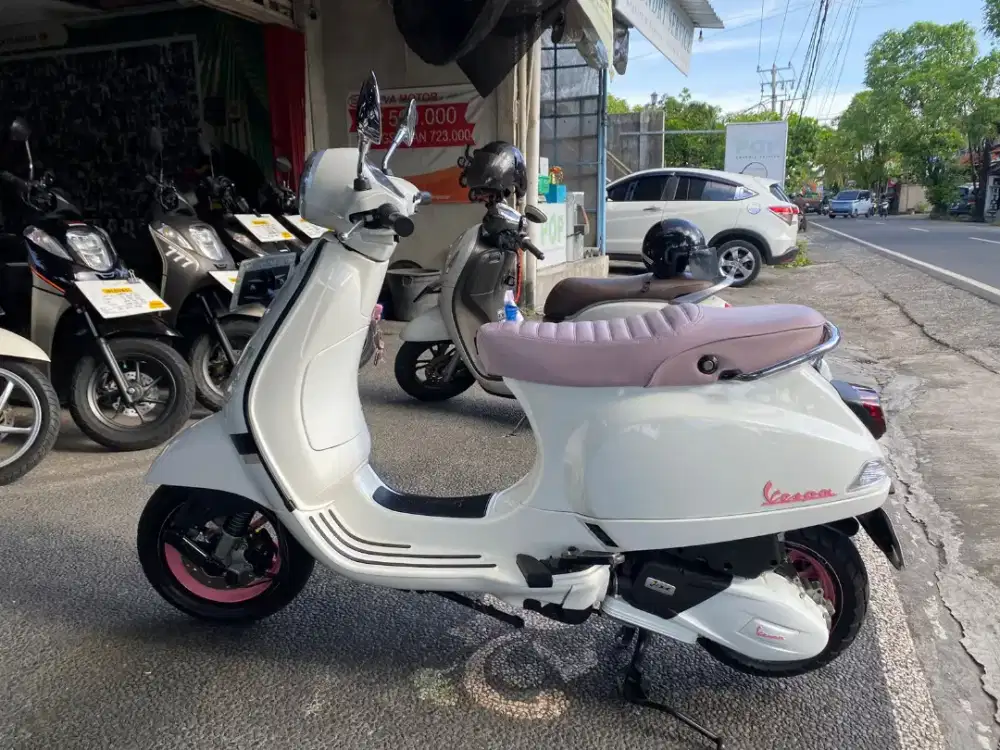 Vespa LX putih iget 2025 Deva motor