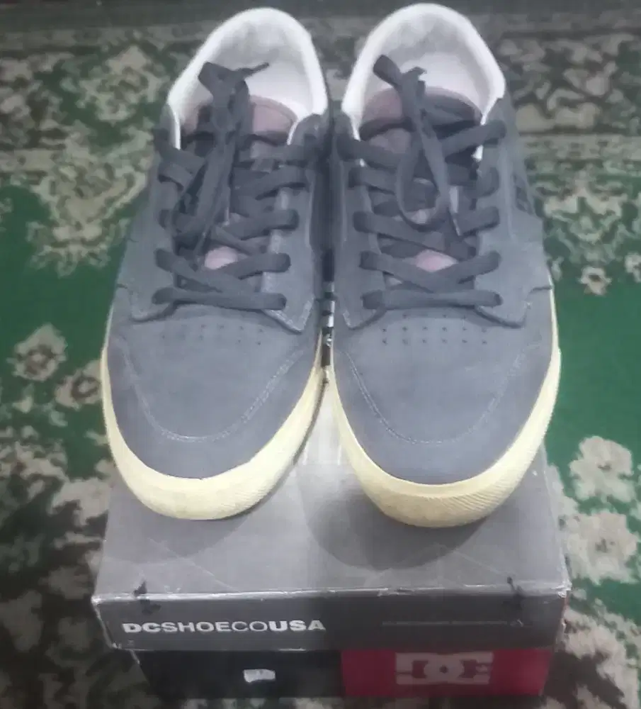 Sepatu DC size 44