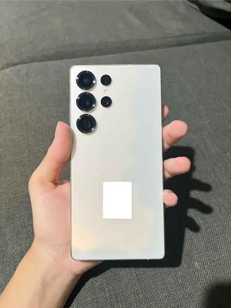 Di jual Samsung Galaxy S25 Ultra 256GB Titanium Whitesilver