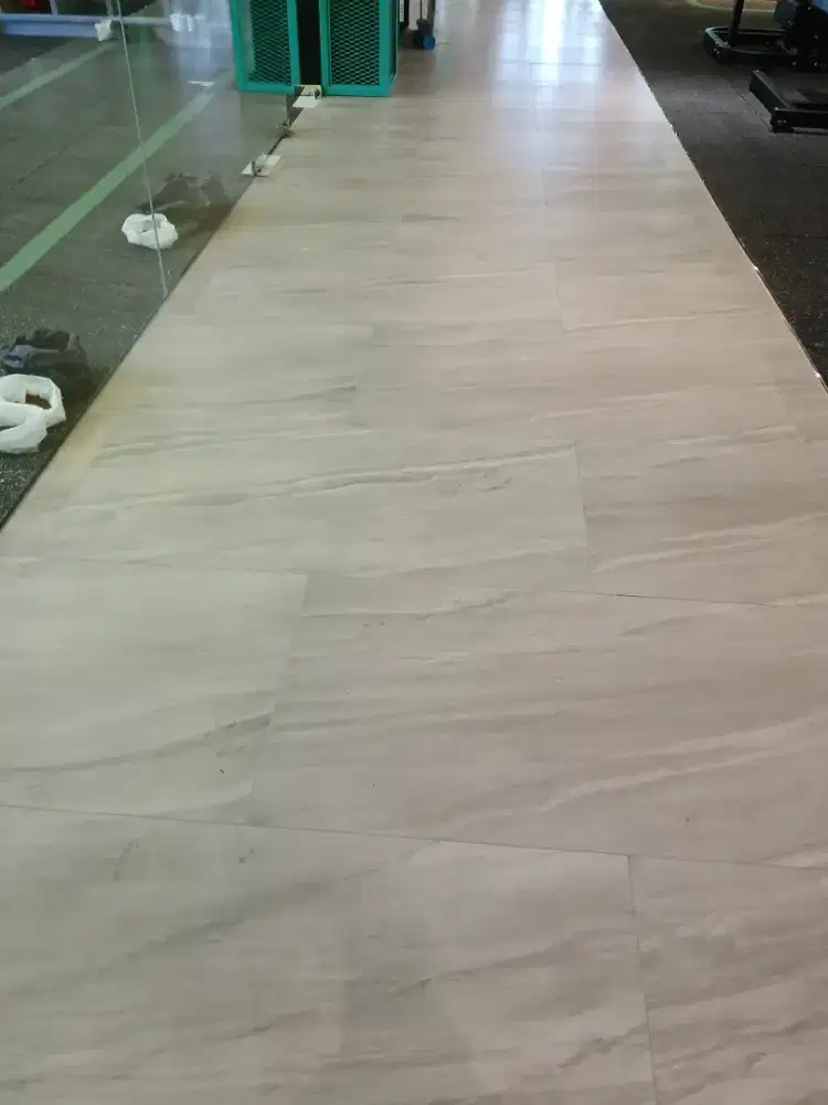 Tukang Pasang Quadra, Marmer, Granit. Kontraktor Bangun Rumah Mewah