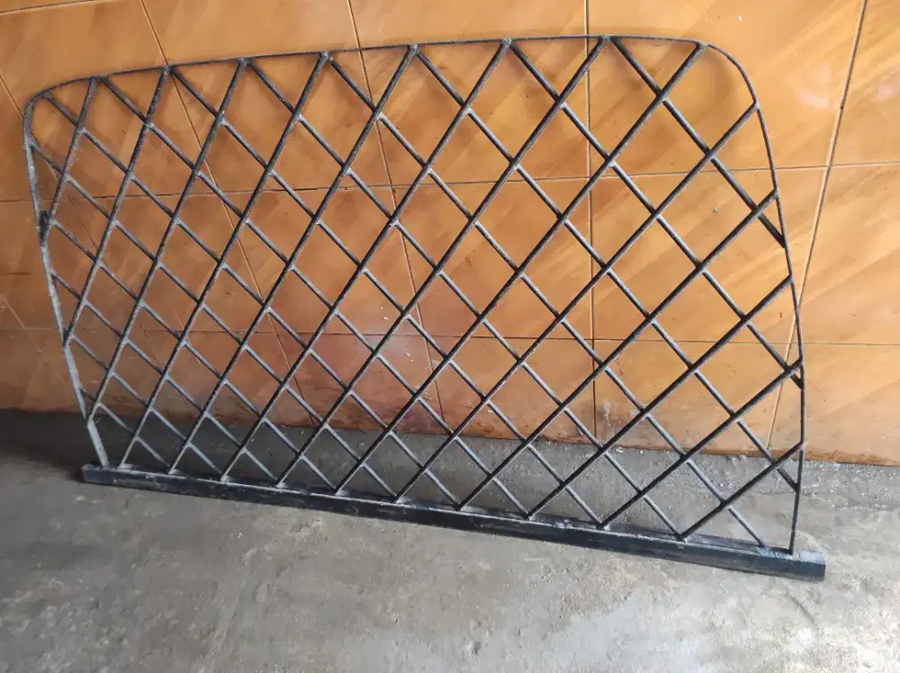 Portal besi pengaman kaca belakang futura colt pick up