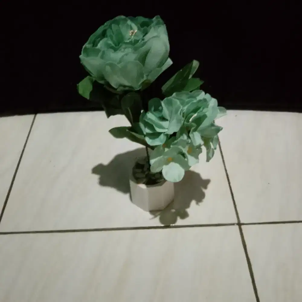 HIASAN BUNGA PLASTIK POT GEMES