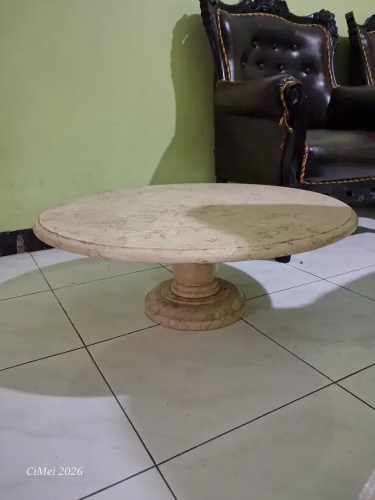 Meja marmer diameter 80 cm