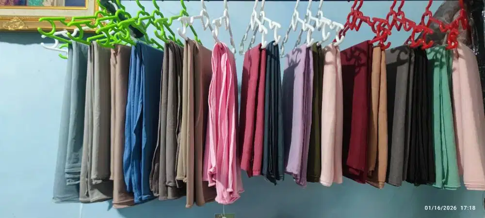 Dijual perlengkapan toko kosmetik