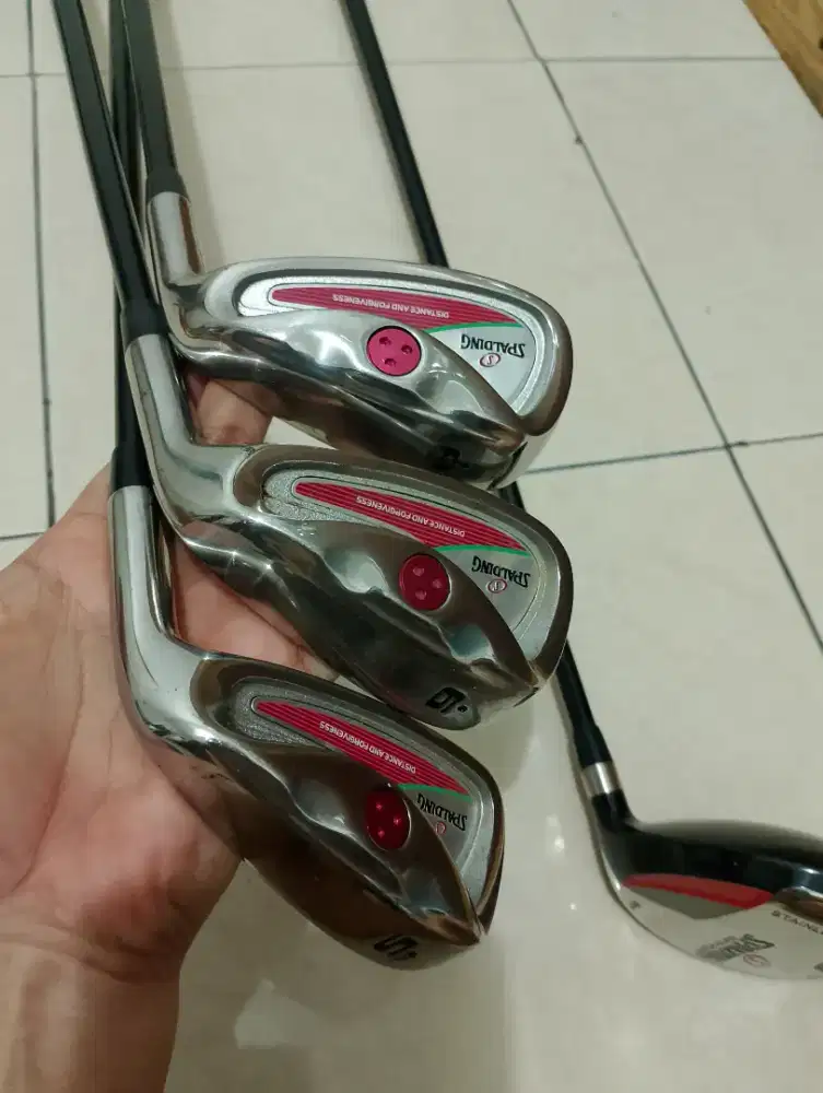 Stik Golf Spalding Lengkap – Kondisi Bagus Siap Pakai!