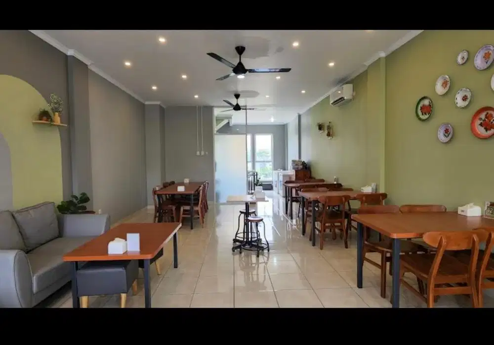 Di butuhkan karyawan wanita untuk bagian waiter dan kasir