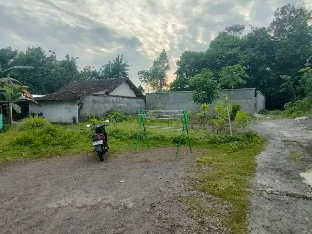 Tanah Pekarangan dekat UII Jalan Kaliurang km.12 Ngaglik Sleman