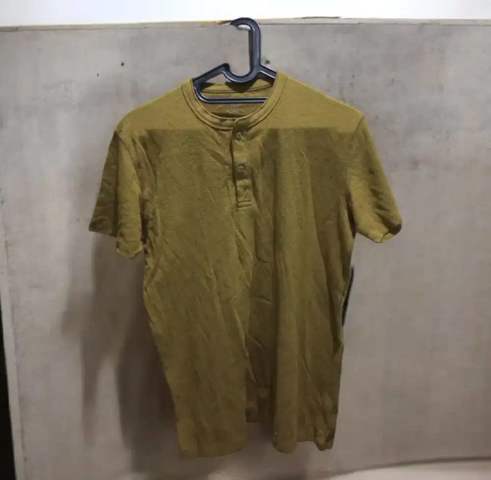 Kaos Polos Pria. Merk The Executive