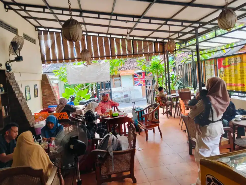 Dibutuhkan kitchen crew