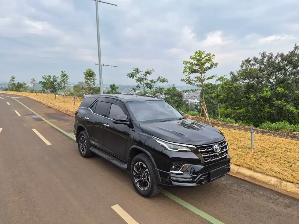 Toyota Fortuner 2.4 VRZ GR SPORT 2021