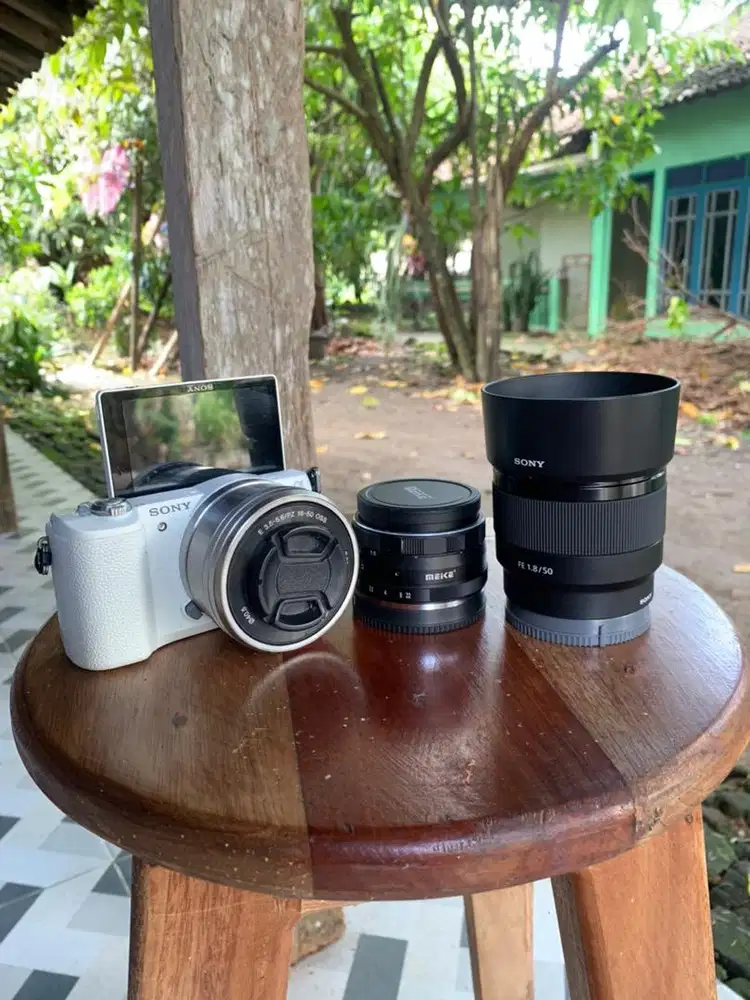 Paket lengkap Sony a5100 3 lensa