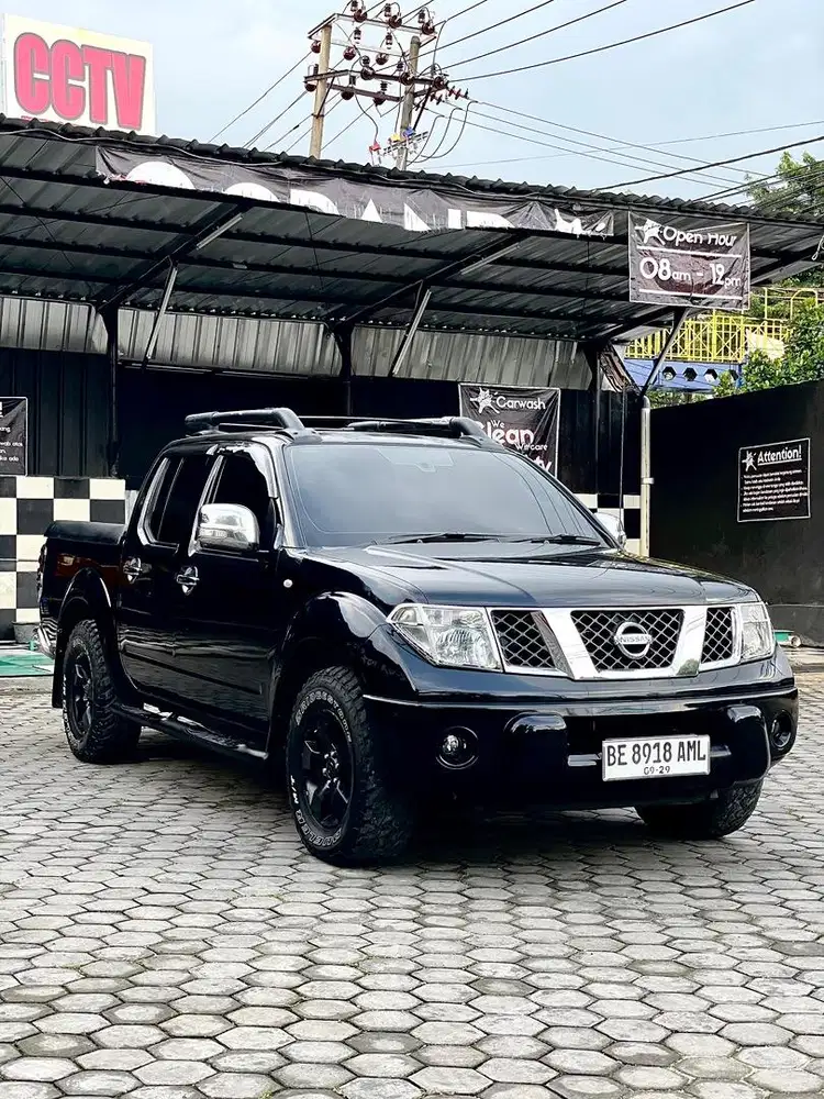 Nissan navara autometic 4x4 type EL (tertinggi)