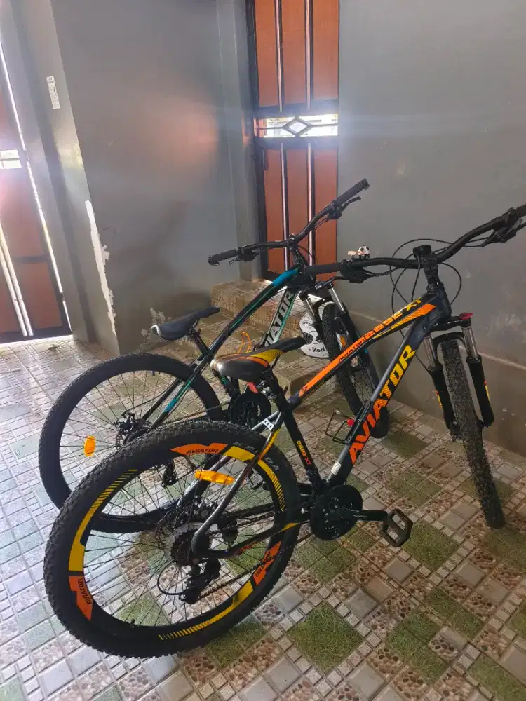 Dijual aja 2 sepeda masih mulus lokasi ciapus curug nangka