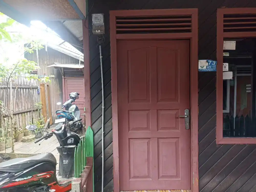 Rumah Siap Di tinggali dari kayu Ulin