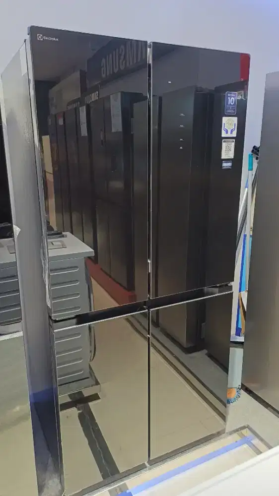 Kulkas Electrolux 4 pintu eqe4905