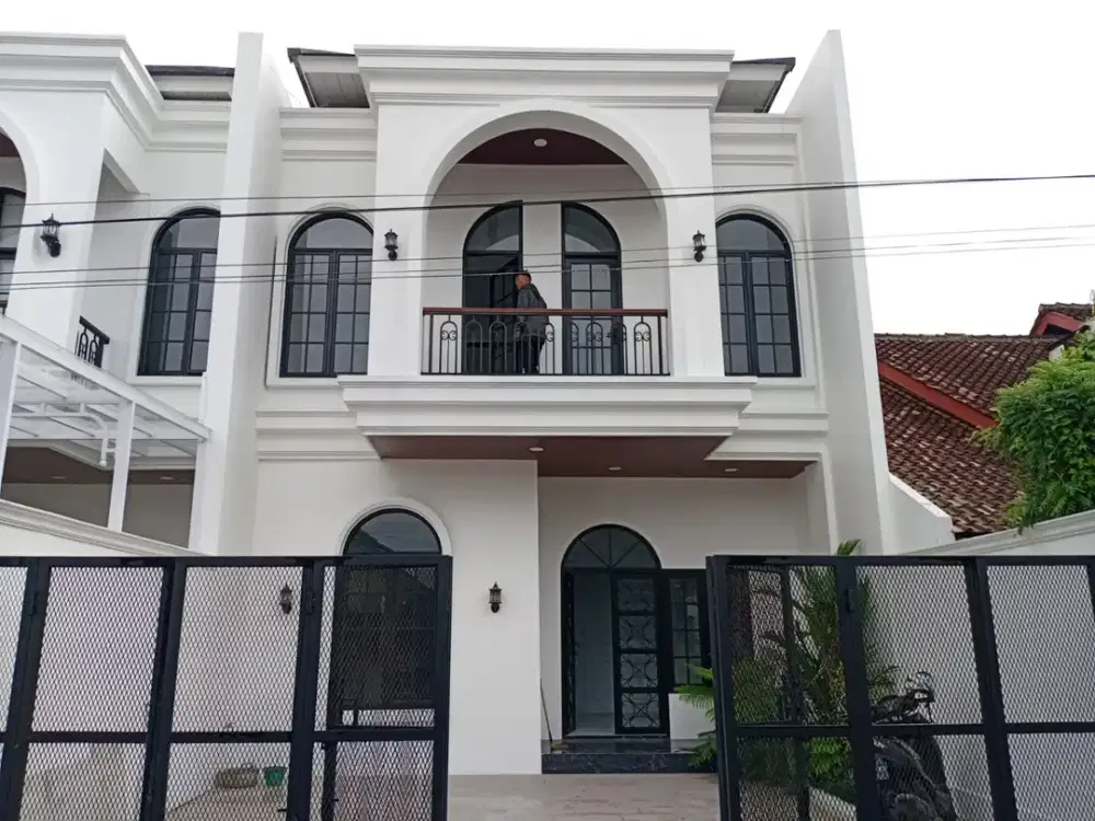 Rumah Mewah Strategis di Jantung Kawasan Wedomartani