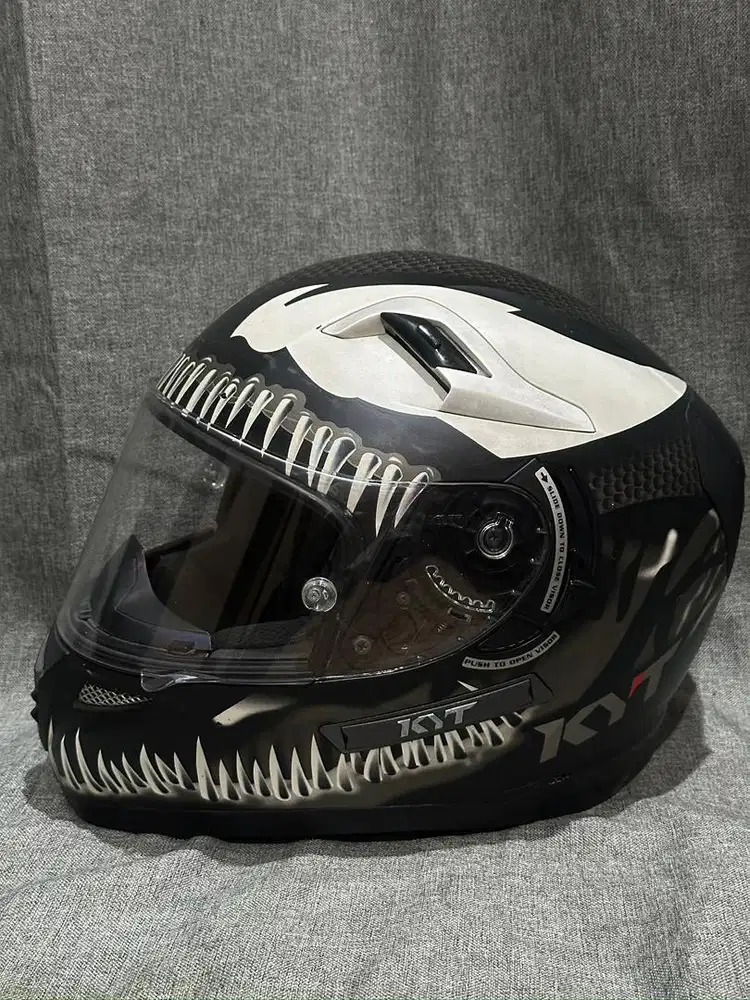 KYT K2R Venom size L