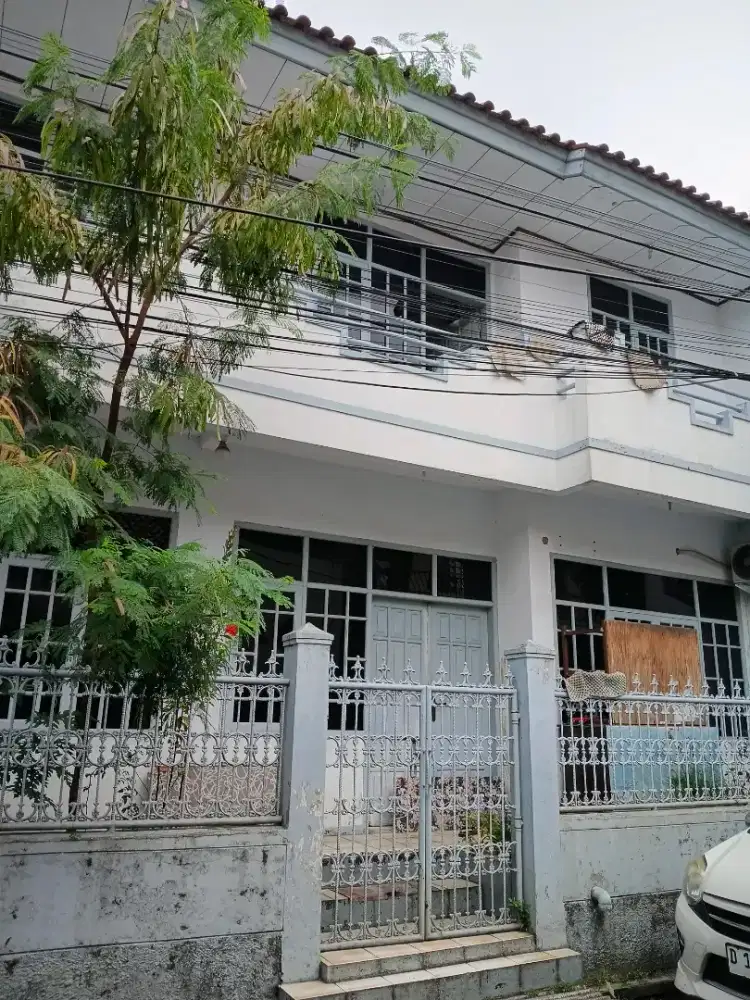 Jual cepat 2 rumah tingkat (huk) berdampingan