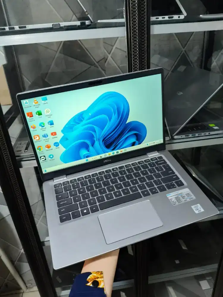 Laptop Dell Core i7 Gen 10 RAM 32GB SSD 512GB